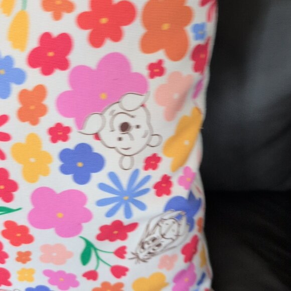 NWOT Winnie The Pooh 16" Square Throw Pillow Eeyore Tigger Piglet - Picture 5 of 5
